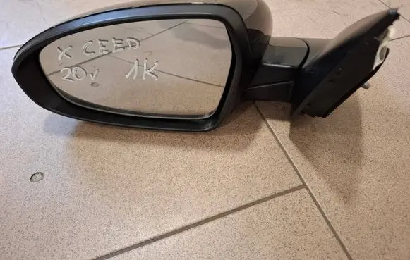 KIA Xceed Front door electric wing mirror