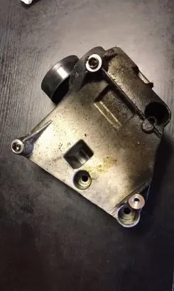 BMW 3 E46 A/C compressor mount bracket 7512556