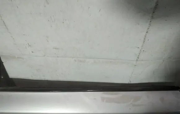 BMW 1 E81 E87 Front door glass trim molding 