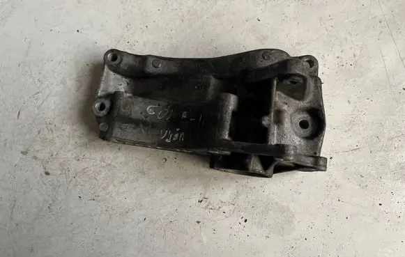 Generator/alternator bracket