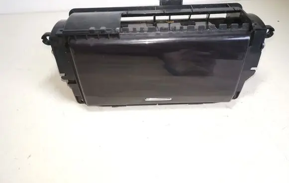 Cup holder front