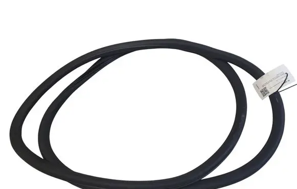 Opel Zafira C Front door rubber seal 13259937