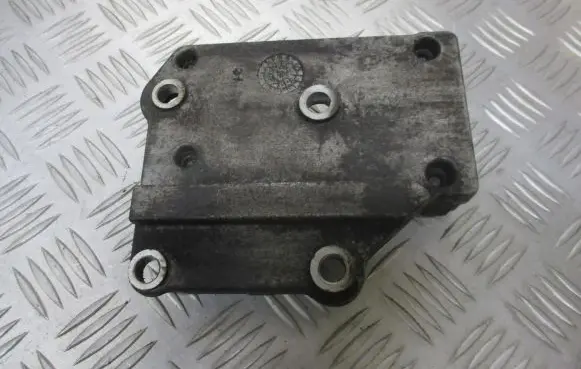 Hyundai Sonata Engine mounting bracket