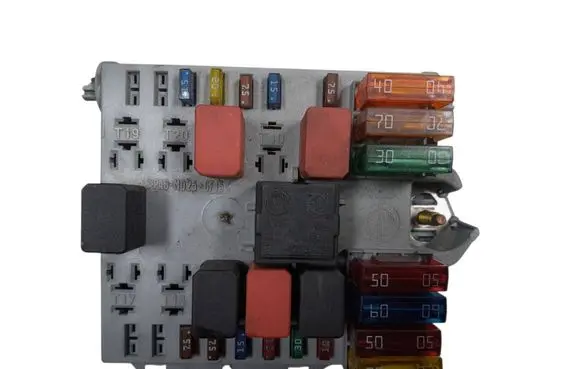 Fiat Punto (188) Fuse box set 46778446