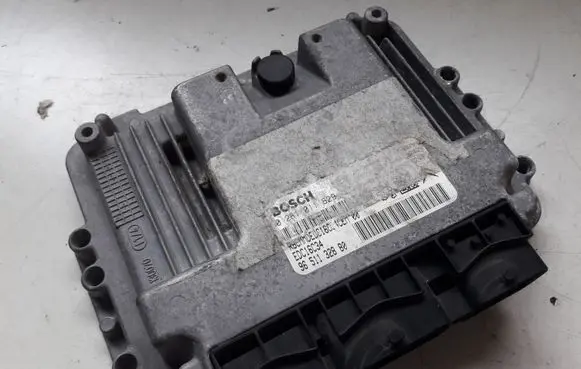 Citroen C4 I Engine control unit/module 0281011629