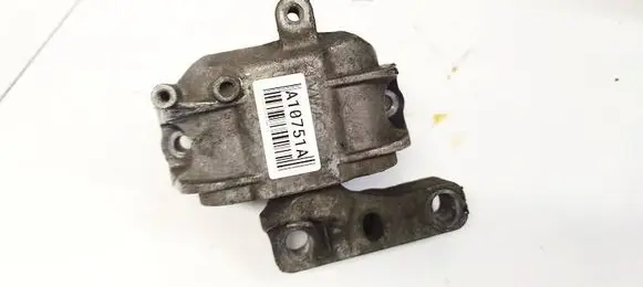 Engine mount bracket