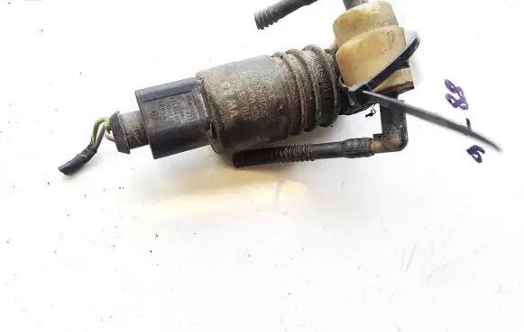 Audi Q7 4L Windscreen/windshield washer pump 1t0955651a 3028143