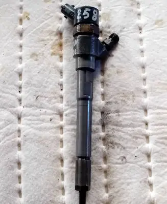 KIA Sportage Fuel injector 0445110258