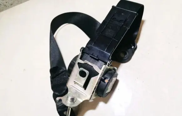 Opel Astra H Front seatbelt 13181192 560834801