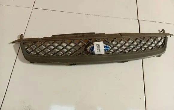 Ford Fiesta Front grill 6S618200ACW 6S61-8200-ACW