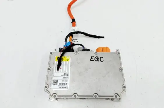Voltage converter inverter