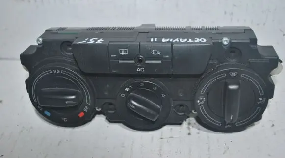 Skoda Octavia Mk2 (1Z) Climate control unit 1Z0820047D