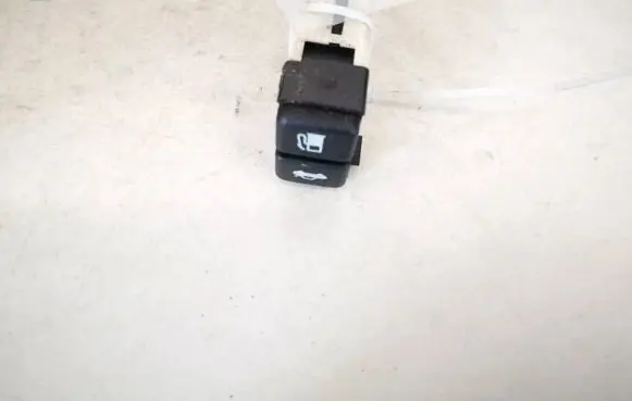 Lexus IS 220D-250-350 Fuel tank opening switch 