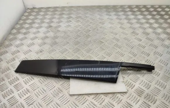 Audi A8 S8 D4 4H Front door glass trim molding 4H0837902