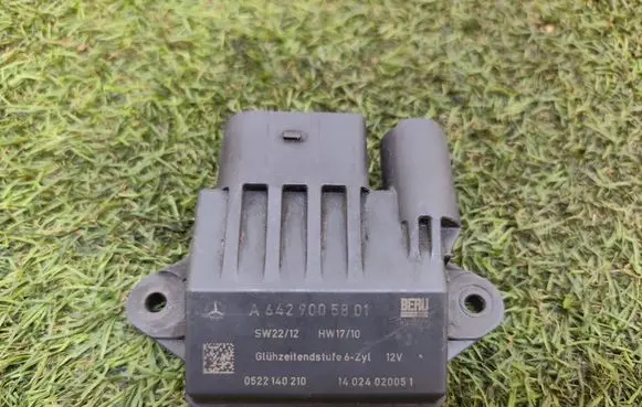 Mercedes-Benz S W221 Glow plug pre-heat relay A6429005801 0522140210 14024020051
