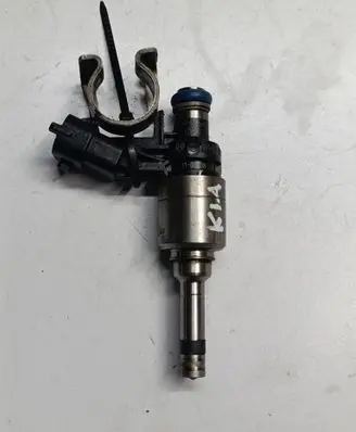 KIA Ceed Fuel injector 353102B110 B1129209 0261500100