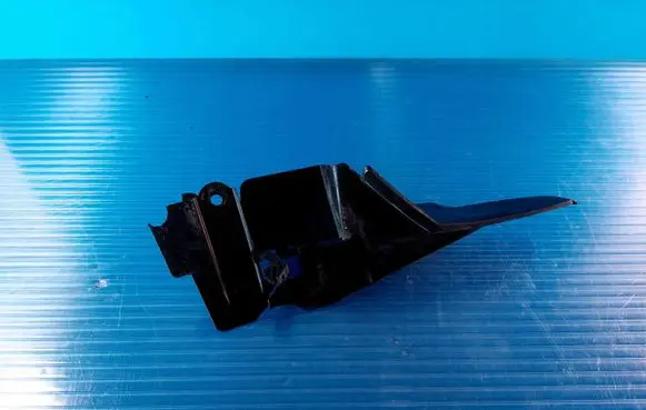 Ford Focus Radiator mount bracket F1EB8339A D2L4A
