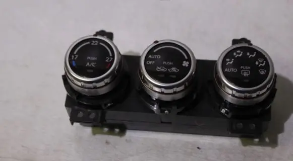Suzuki SX4 Climate control unit 3951079J01