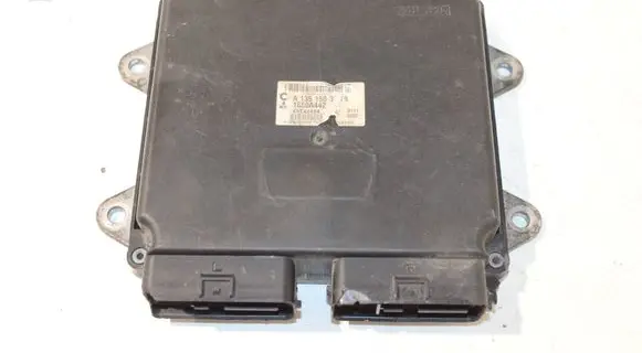 Mitsubishi Colt Engine control unit/module A1351503279
