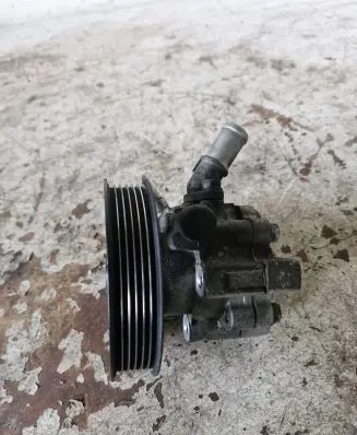 Opel Insignia A Power steering pump