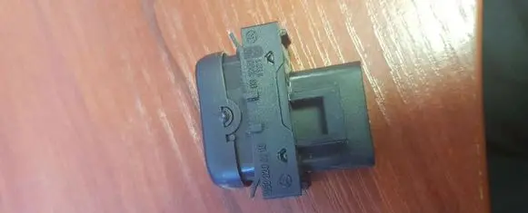 Mercedes-Benz ML W163 Seat heating switch 1638200210