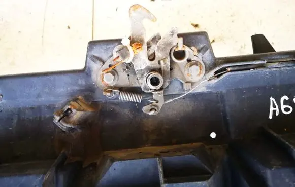 Citroen C8 Engine bonnet/hood lock/catch