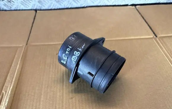 Volkswagen PASSAT B7 Mass air flow meter 0281002956 03L906461A