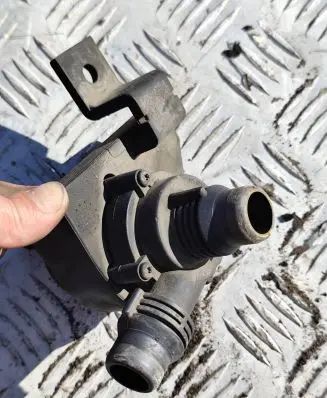 BMW 5 E60 E61 Electric auxiliary coolant/water pump 6917700 0282207094 6922647