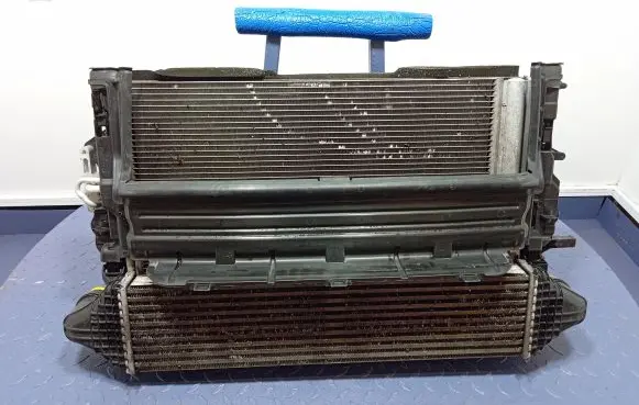 Volvo V40 Coolant radiator 31319064