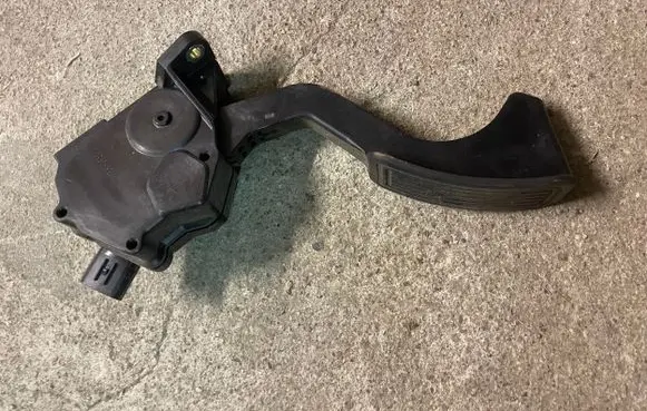 Lexus CT 200H Accelerator throttle pedal 7811076021
