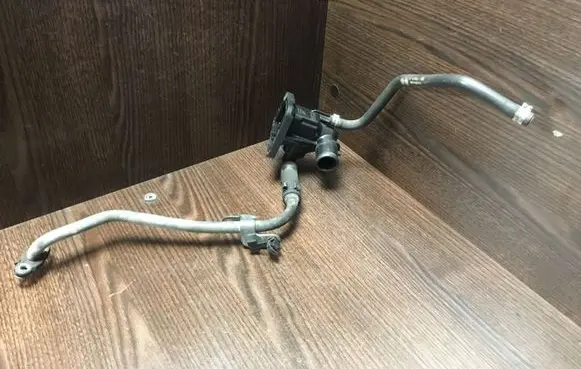 Thermostat/thermostat housing