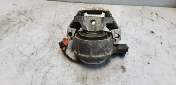 Audi A8 S8 D4 4H Engine mount bracket 4G0199382AE
