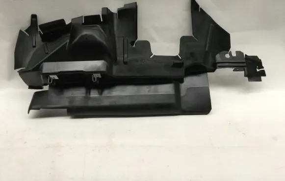 Volkswagen Tiguan Intercooler air channel guide 5NA121283M
