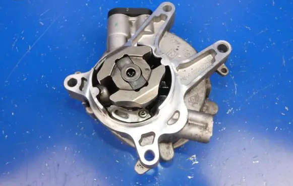Fiat 500X Vacuum pump 5526972
