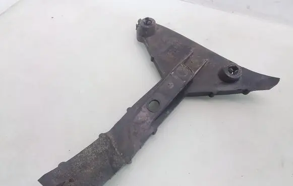Front bumper mounting bracket