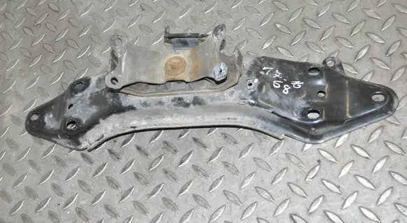 Subaru Outback Gearbox mounting bracket