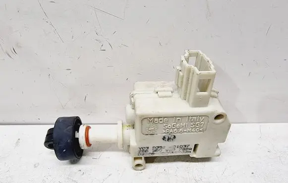 Audi A6 S6 C6 4F Glove box lock 3B0959782A