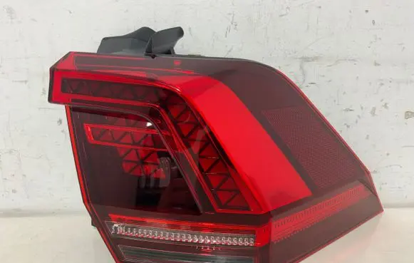 Volkswagen Tiguan Rear/tail lights 5NA945208C