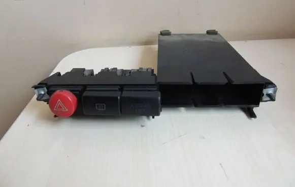 Seat Ibiza III (6L) Hazard light switch 6L1858815 M8255