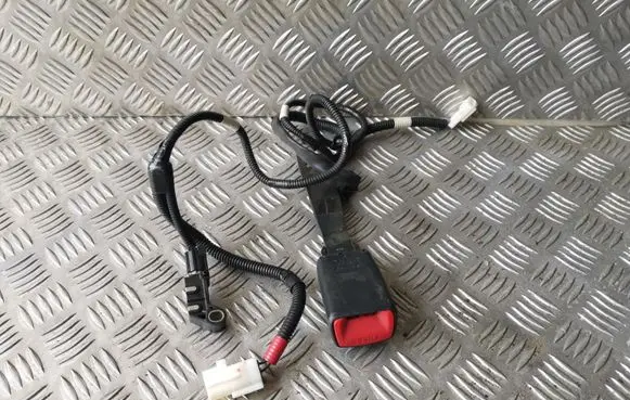 Lexus IS 220D-250-350 Front seatbelt buckle E034501 B480