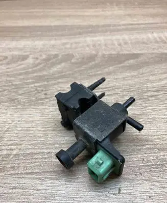 Citroen Berlingo Turbo solenoid valve 9623476080 1951120