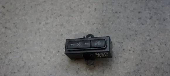Infiniti Q50 Light switch