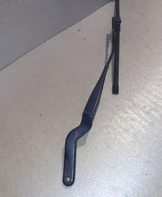 Ford Focus C-MAX Front wiper blade arm 3M5117526AB
