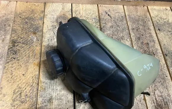 Mercedes-Benz E W211 Coolant expansion tank/reservoir a2115000049 2115000049