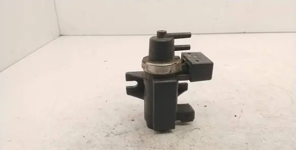BMW X5 E53 Turbo solenoid valve 72279600 2247906
