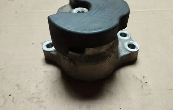 Honda Accord Engine mount bracket 22TL0