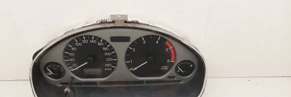 Mitsubishi Carisma Speedometer (instrument cluster) 0P0179001 VLS0R