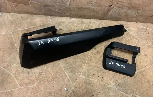 Mercedes-Benz GL X166 Front door seat control surround trim A1669190700