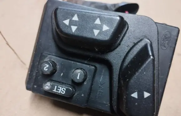 Lincoln Town Car Seat control module F8B14B709AE