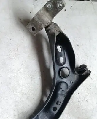 Volkswagen Golf VI Front lower control arm/wishbone